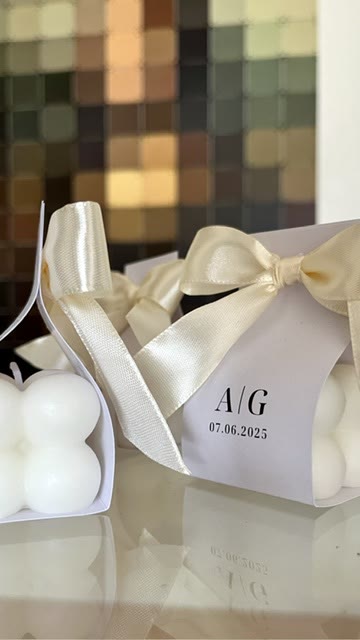Pochon de satin au monogramme et à la date du mariage