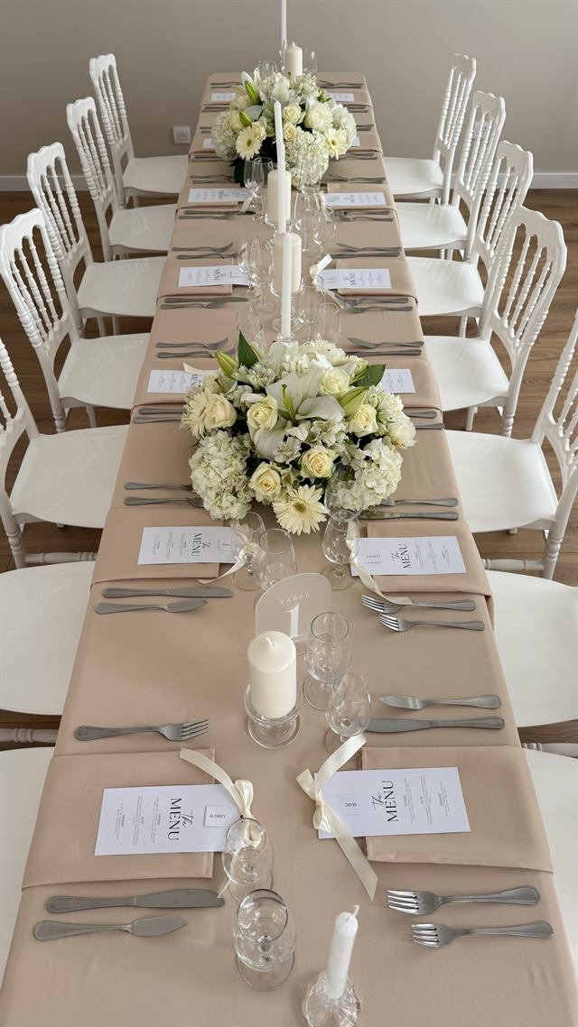 Tablée blanche et bouquets ronds — Florange